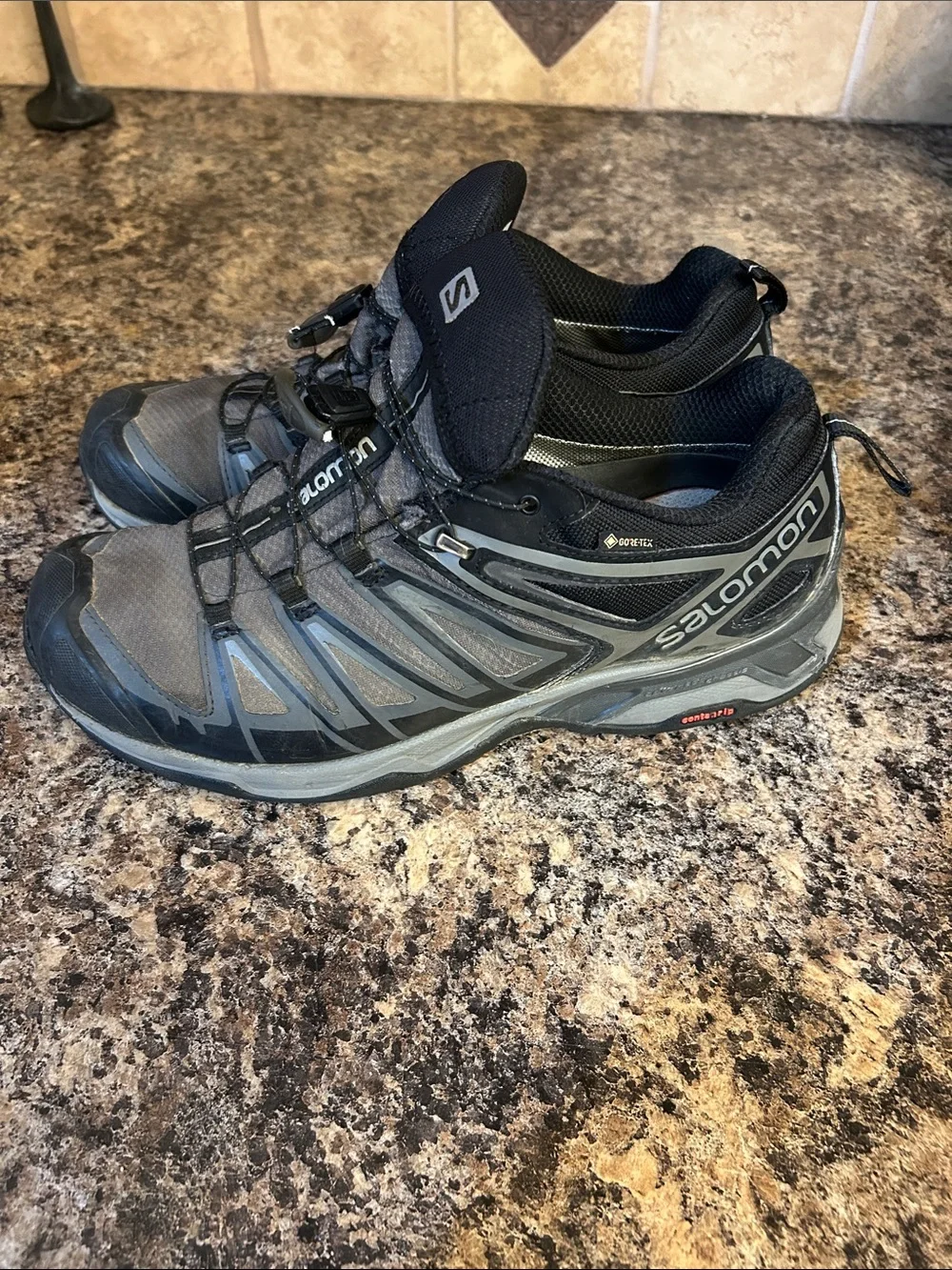 Salomon Men's Black and Gray Trail Running Shoes